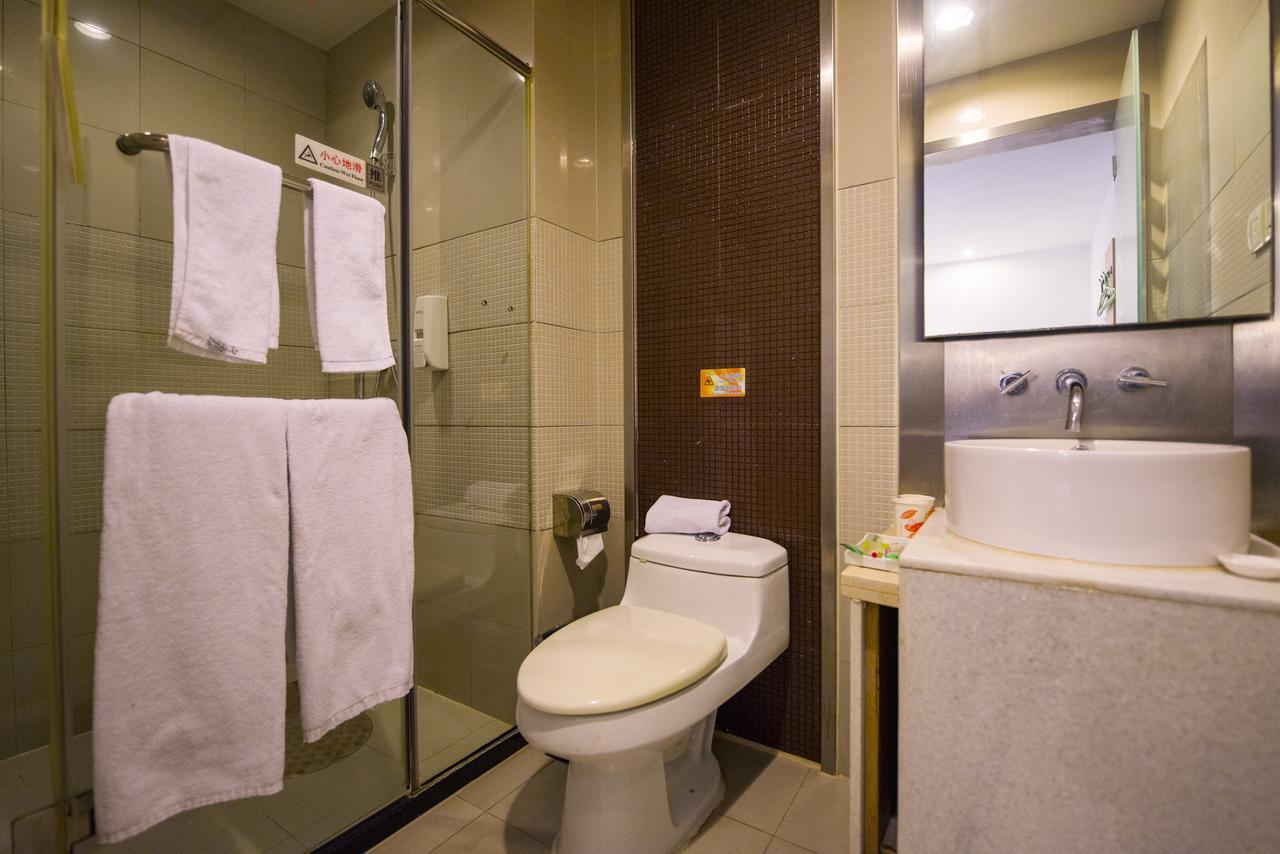 Motel Chongqing Jiefangbai Hongyadong Pedestrian Street Экстерьер фото