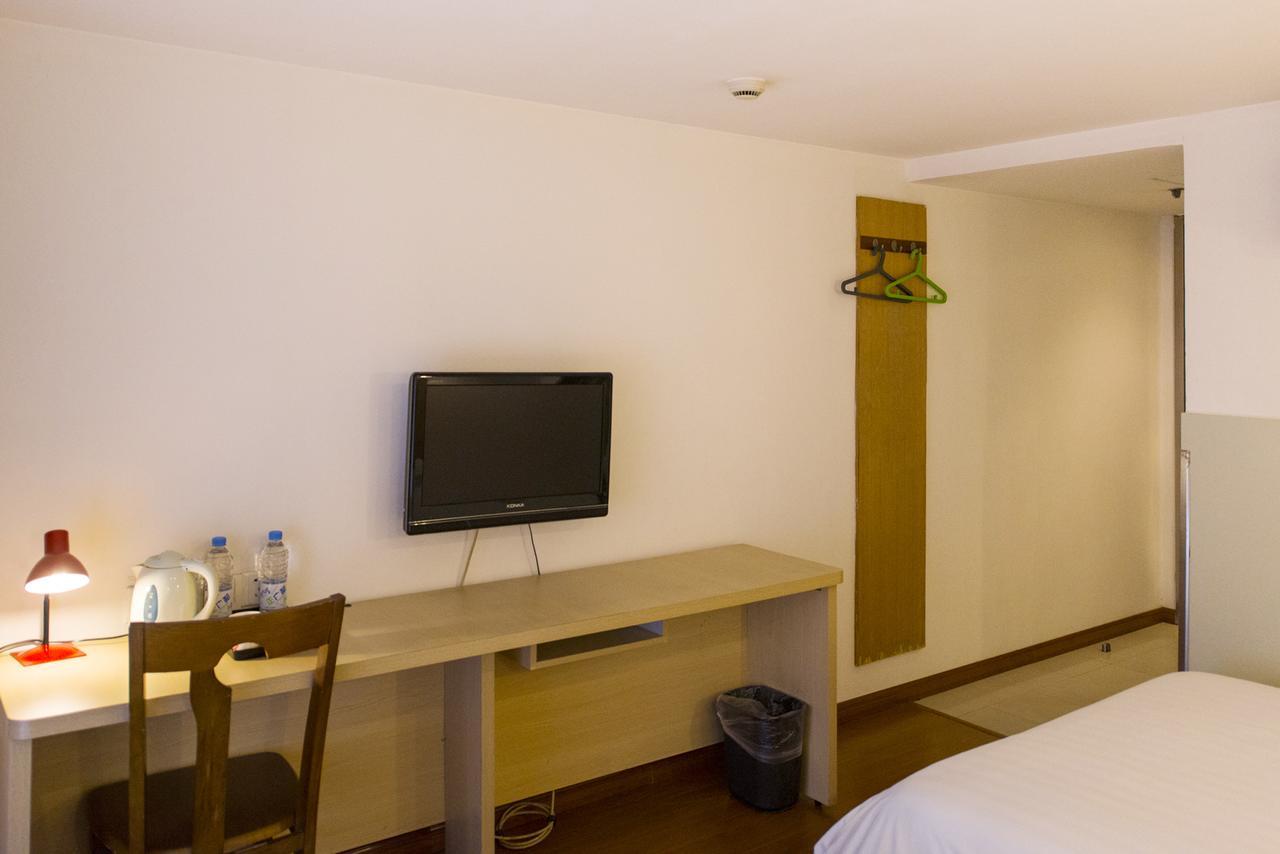 Motel Chongqing Jiefangbai Hongyadong Pedestrian Street Экстерьер фото